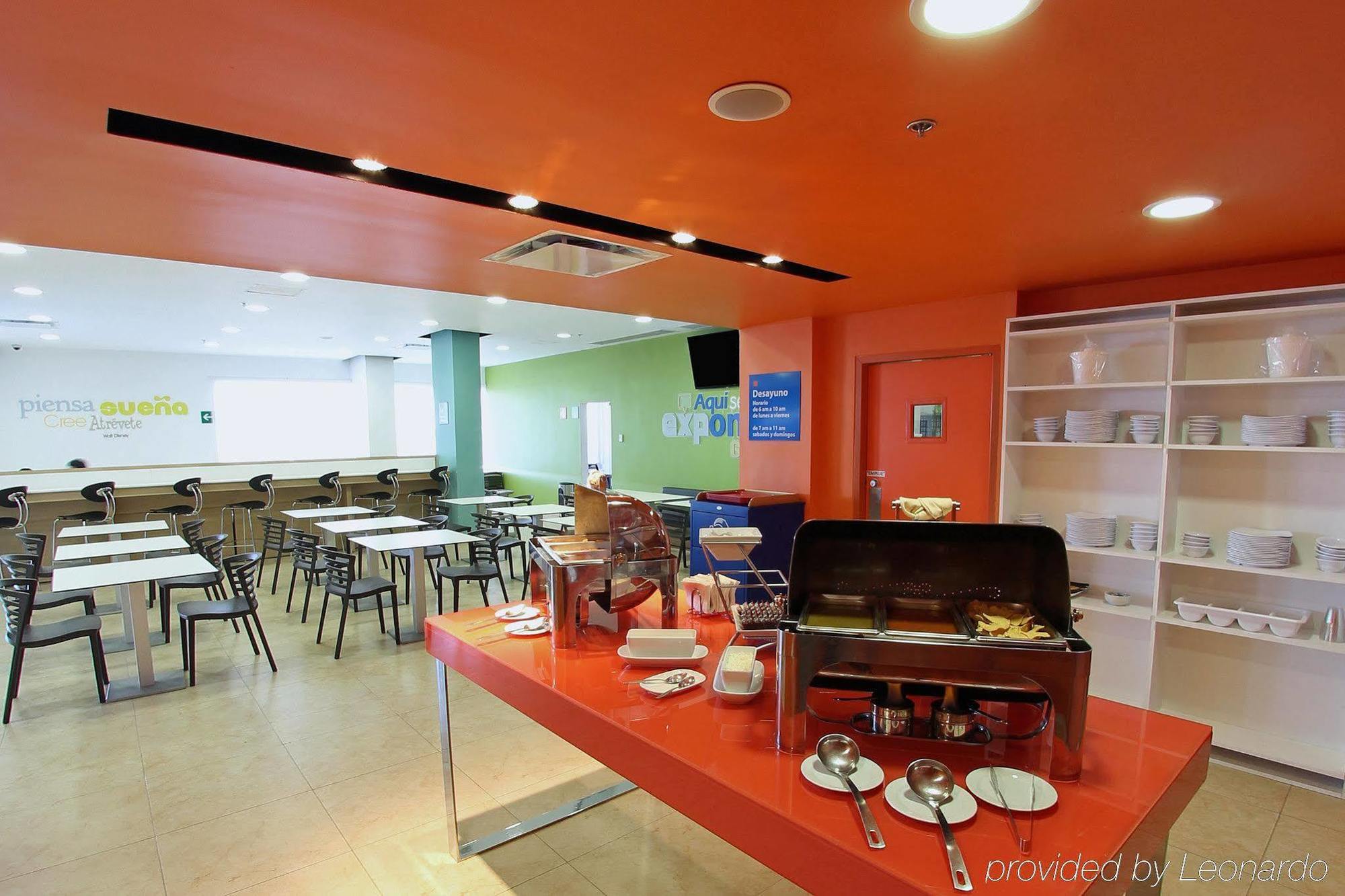 One Queretaro Centro Sur Hotel Restaurant photo