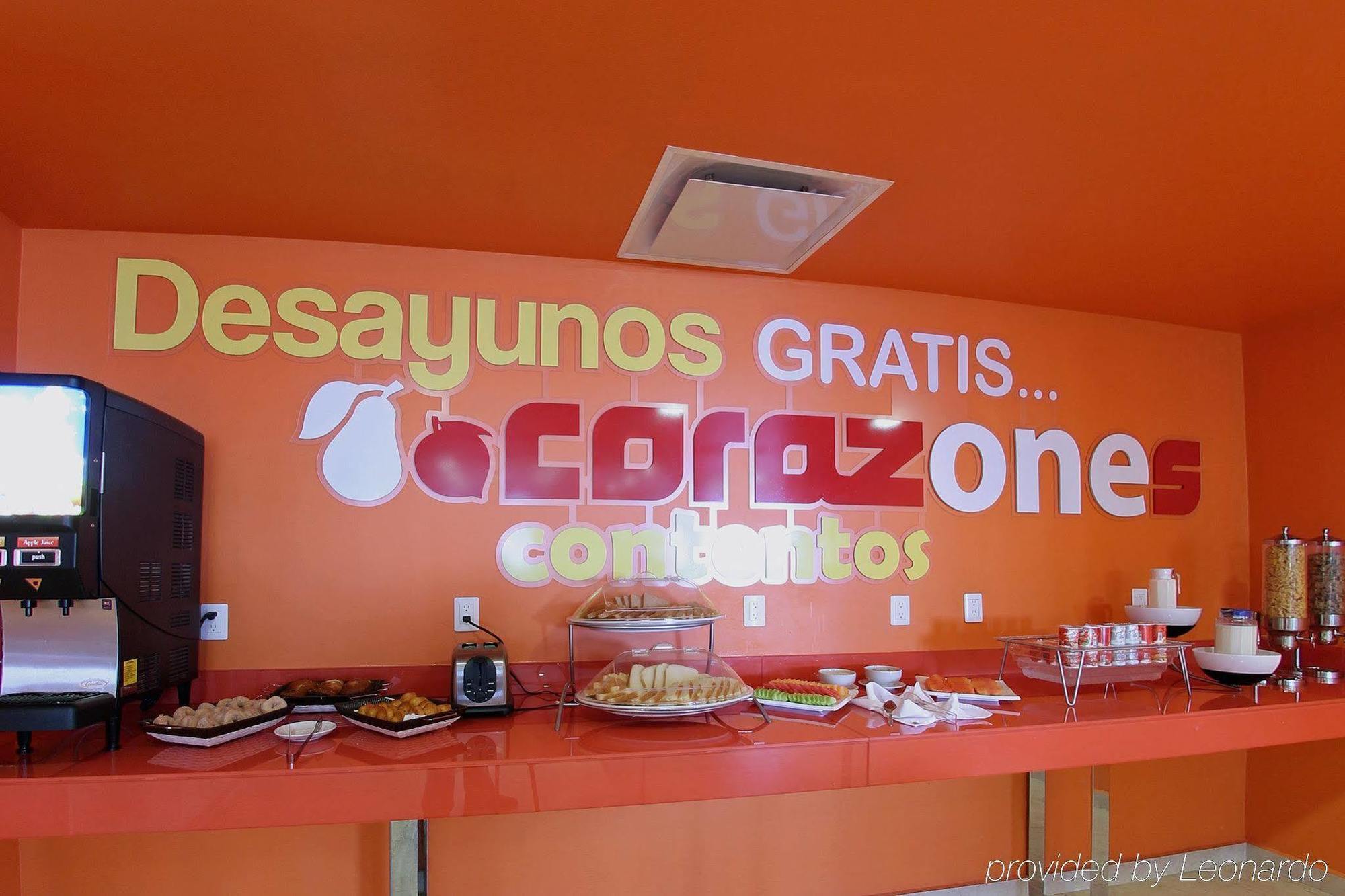 One Queretaro Centro Sur Hotel Restaurant photo