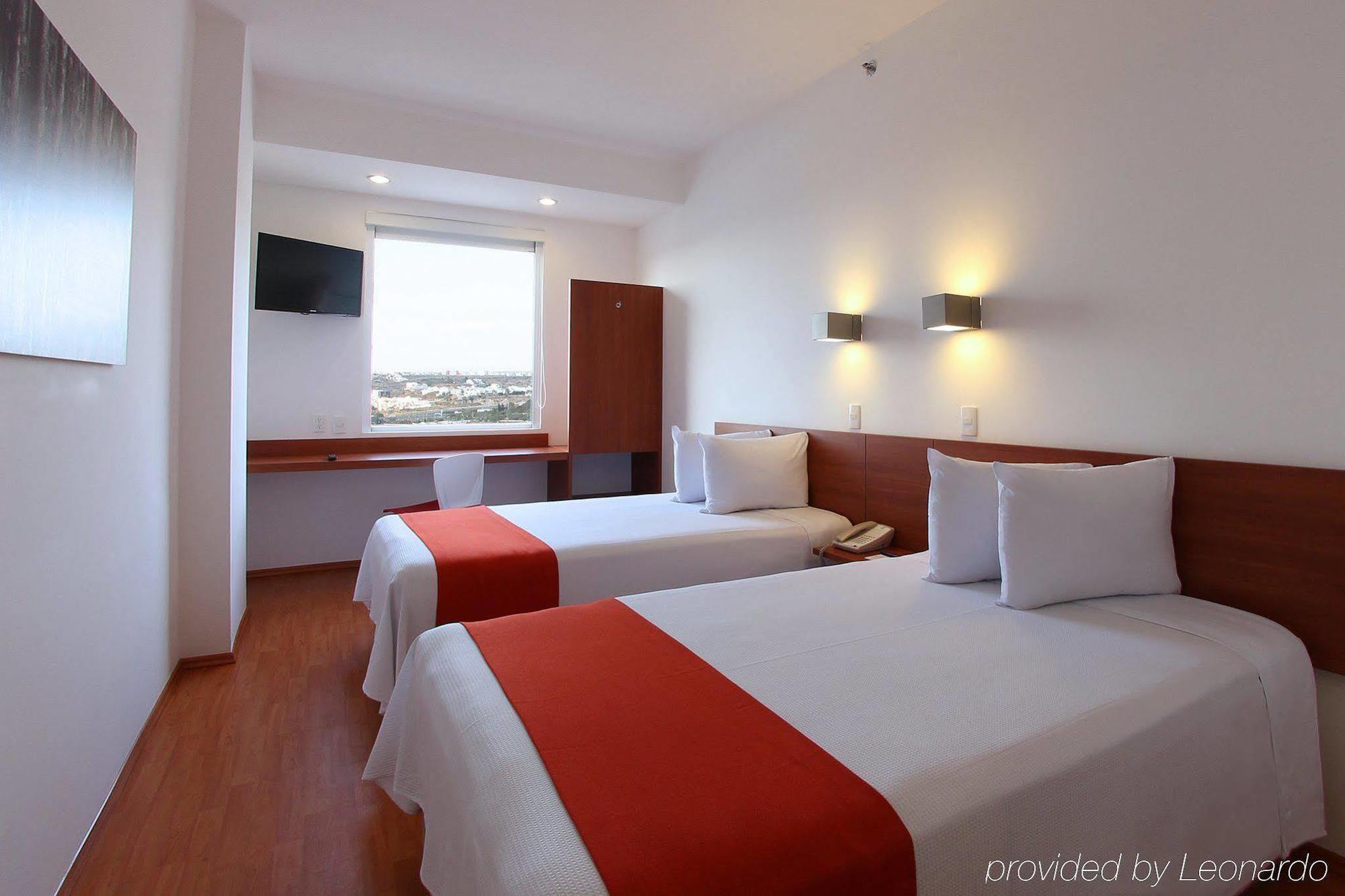 One Queretaro Centro Sur Hotel Exterior photo